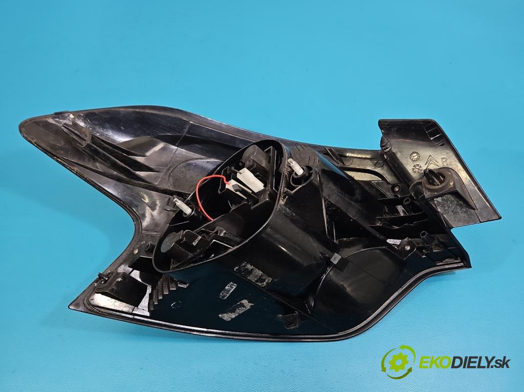 DS 4 2015-2020 2.0 hdi 181KM automatic 133 kW 1997 cm3 5- svetlo / reflektor zadné pravé 28734G (Kľučka dverí ostatné)