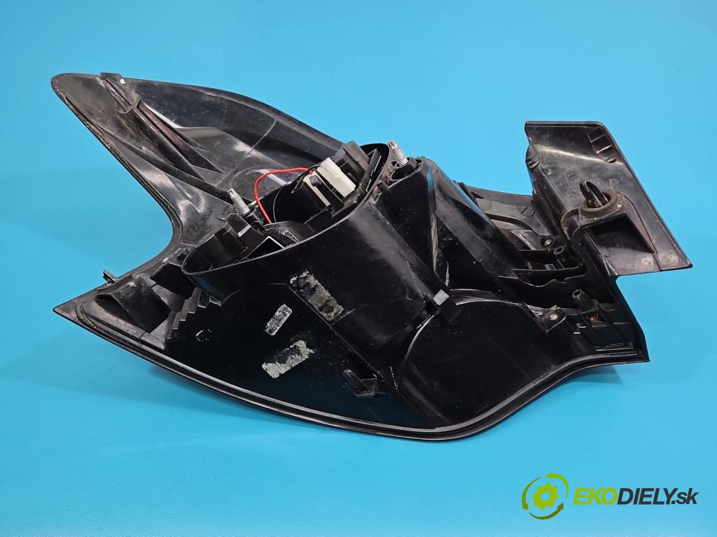 DS 4 2015-2020 2.0 hdi 181KM automatic 133 kW 1997 cm3 5- svetlo / reflektor zadné pravé 28734G (Kľučka dverí ostatné)