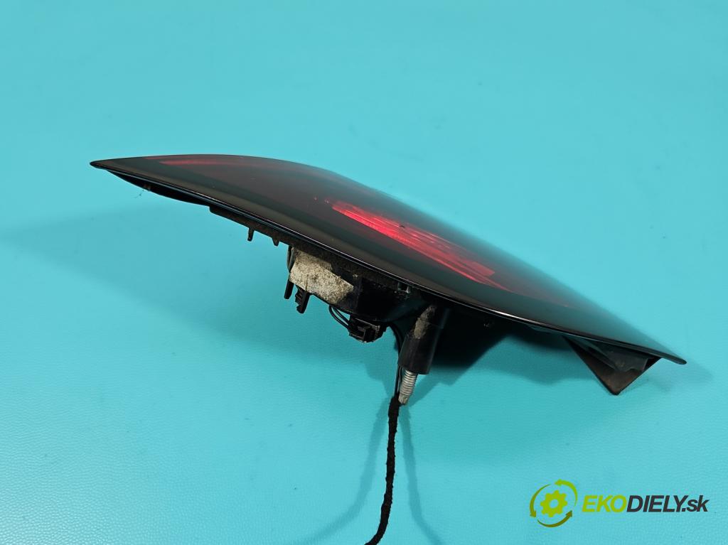 DS 4 2015-2020 2.0 hdi 181KM automatic 133 kW 1997 cm3 5- svetlo / reflektor zadné pravé 9670272680 (Kľučka dverí ostatné)