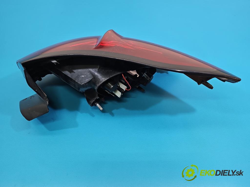 DS 4 2015-2020 2.0 hdi 181KM automatic 133 kW 1997 cm3 5- světlo zadní levé (Klika dveří ostatní)