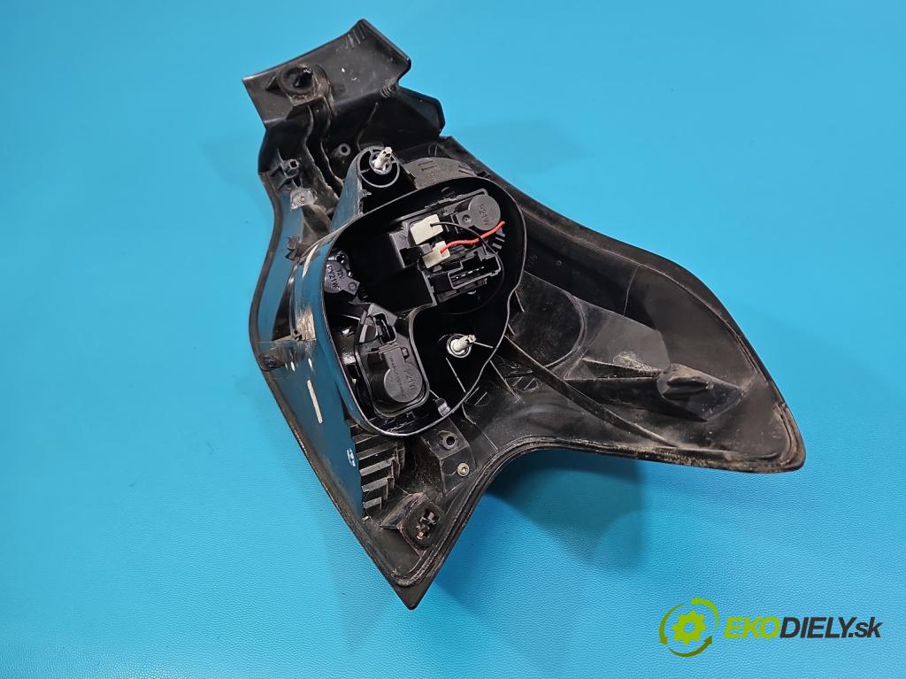 DS 4 2015-2020 2.0 hdi 181KM automatic 133 kW 1997 cm3 5- světlo zadní levé (Klika dveří ostatní)