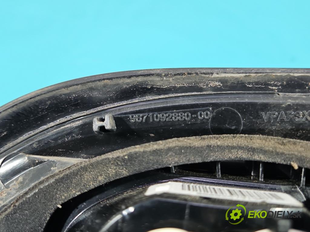 DS 4 2015-2020 2.0 hdi 181KM automatic 133 kW 1997 cm3 5- světlo zadní levé  (Klika dveří ostatní)