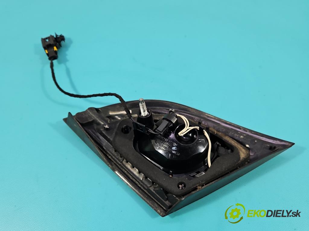 DS 4 2015-2020 2.0 hdi 181KM automatic 133 kW 1997 cm3 5- světlo zadní levé  (Klika dveří ostatní)