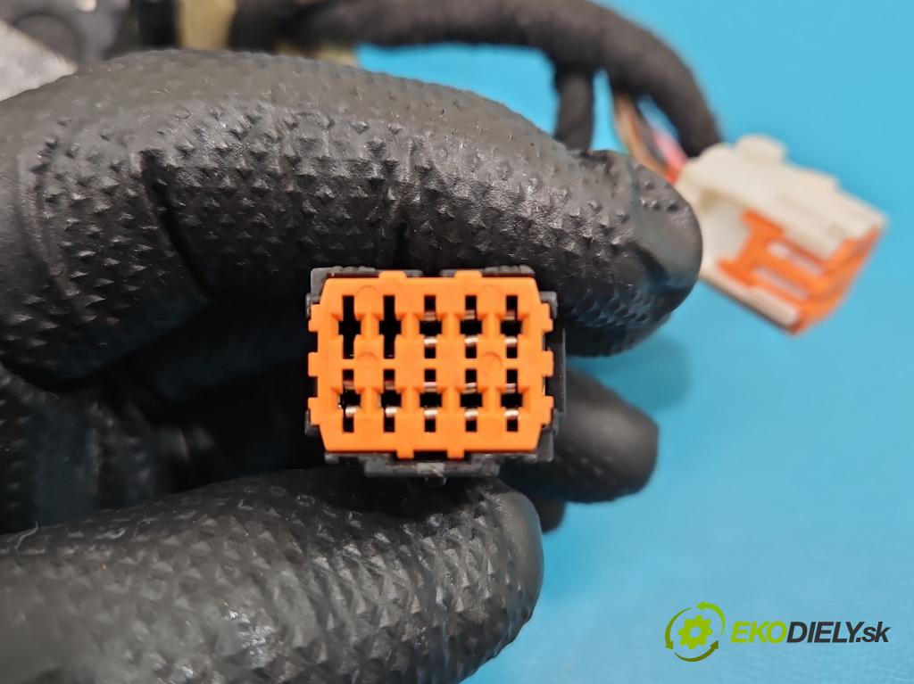 DS 4 2015-2020 2.0 hdi 181KM automatic 133 kW 1997 cm3 5- zrkadlo ľavé  (Kľučka dverí ostatné)