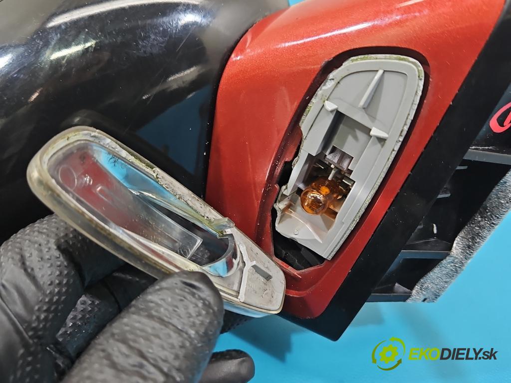 DS 4 2015-2020 2.0 hdi 181KM automatic 133 kW 1997 cm3 5- zpětné zrcátko pravé  (Klika dveří ostatní)