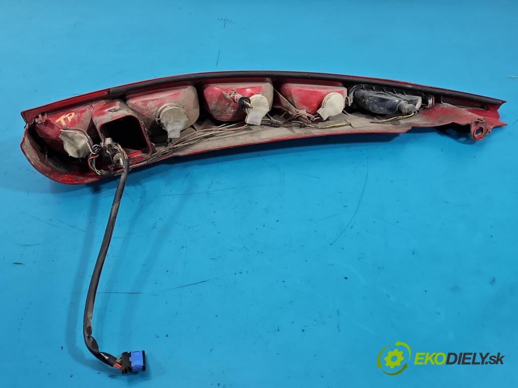 Citroen C8 2002-2014 2.2 16V 158 HP manual 116 kW 2230 cm3 5- svetlo / reflektor zadné pravé  (Kľučka dverí ostatné)