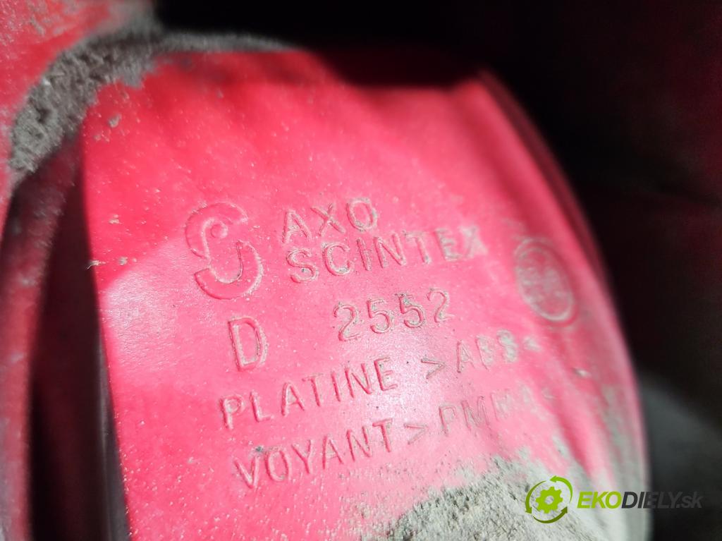 Citroen C8 2002-2014 2.2 16V 158 HP manual 116 kW 2230 cm3 5- svetlo / reflektor zadné pravé  (Kľučka dverí ostatné)