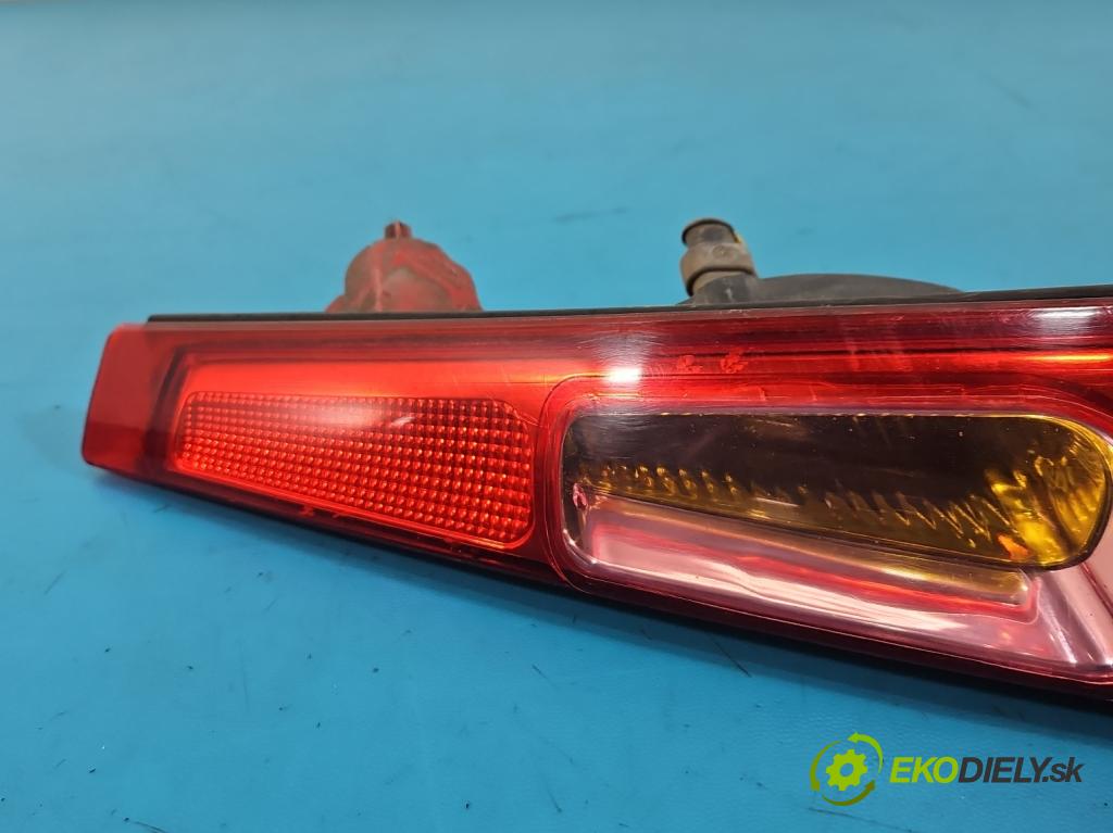 Citroen C8 2002-2014 2.2 16V 158 HP manual 116 kW 2230 cm3 5- svetlo / reflektor zadné pravé  (Kľučka dverí ostatné)