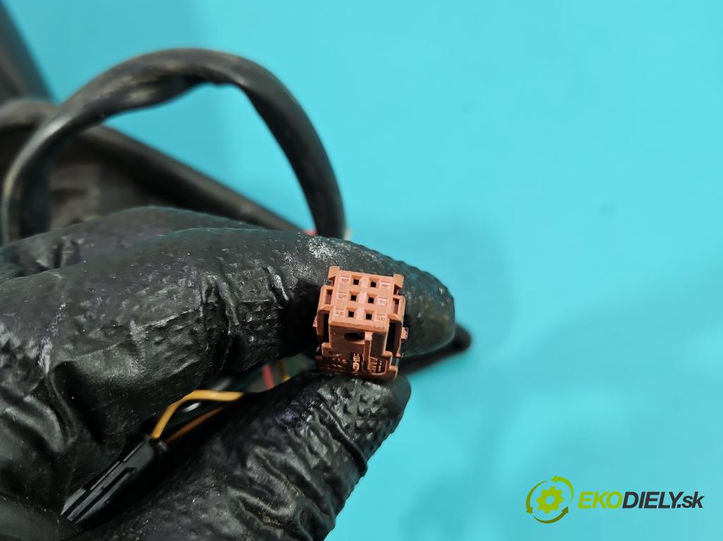 Citroen C8 2002-2014 2.2 16V 158 hp manual 116 kW 2230 cm3 5- zpětné zrcátko pravé  (Klika dveří ostatní)