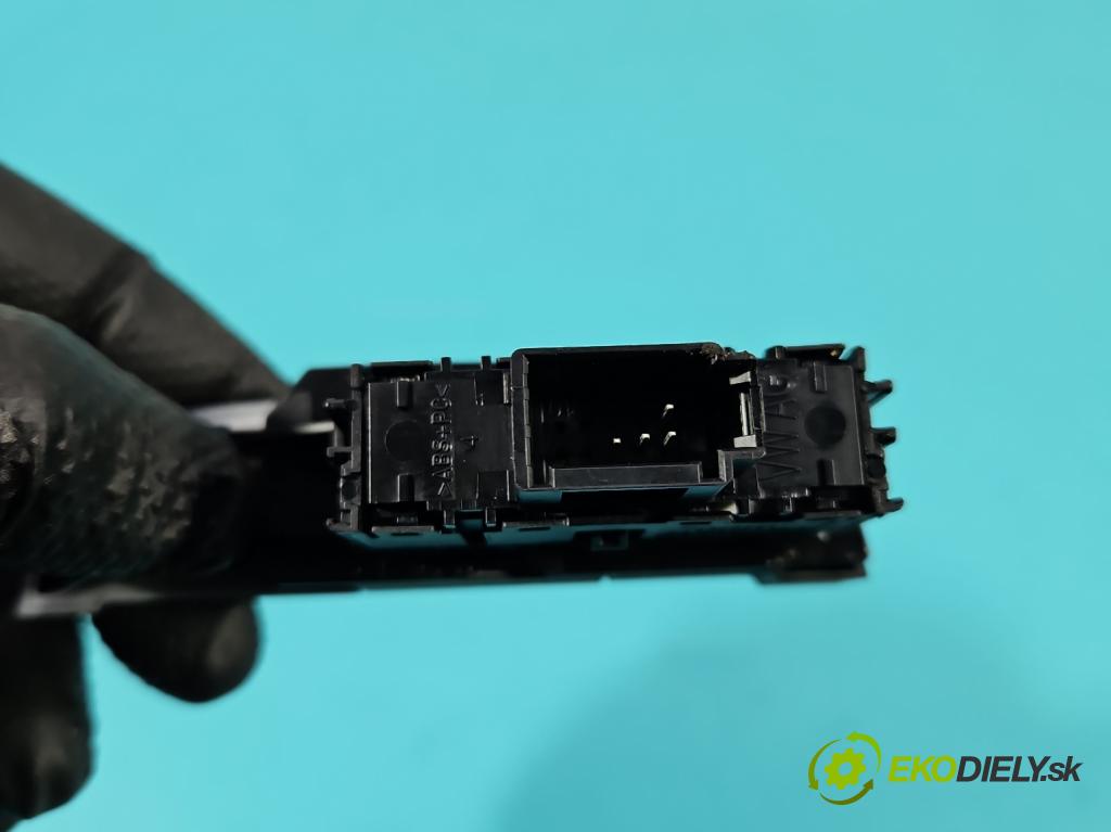 Skoda Scala 2019- 1.5 TSI 150 HP manual 110 kW 1498 cm3 5- prepínač ostatné 655927238A