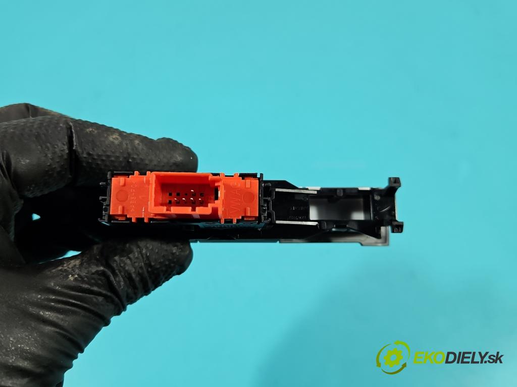 Skoda Scala 2019- 1.5 TSI 150 HP manual 110 kW 1498 cm3 5- prepínač ostatné 655927132C