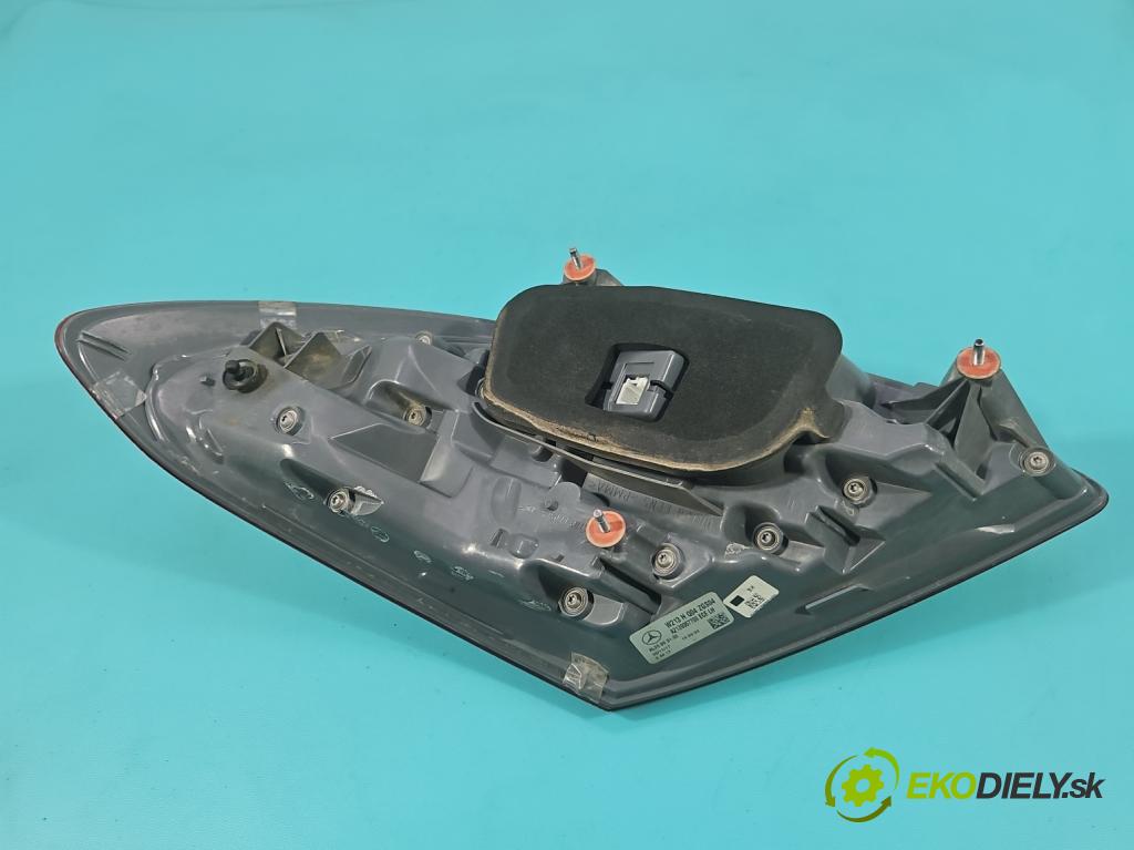 Mercedes E W213 2016-2023 2.0 CDI 194KM automatic 143 kW 1950 cm3 4- světlo zadní levé A2139067700 (Klika dveří ostatní)