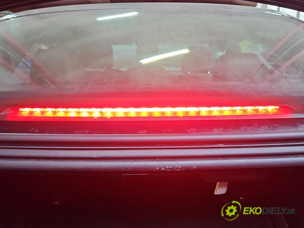 Mercedes E W213 2016-2023 2.0 CDI 194KM automatic 143 kW 1950 cm3 4- pláto zadní A2136900149 (Kryt zavazadlového prostoru)