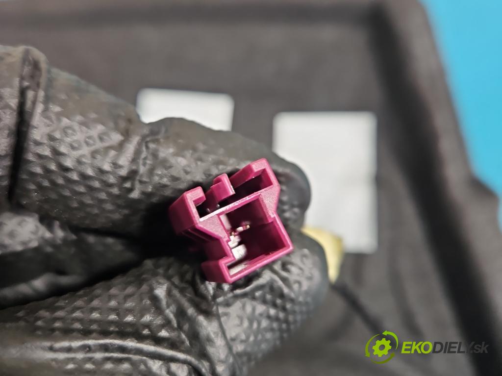 Mercedes E W213 2016-2023 2.0 CDI 194KM automatic 143 kW 1950 cm3 4- pláto zadní A2136900149 (Kryt zavazadlového prostoru)