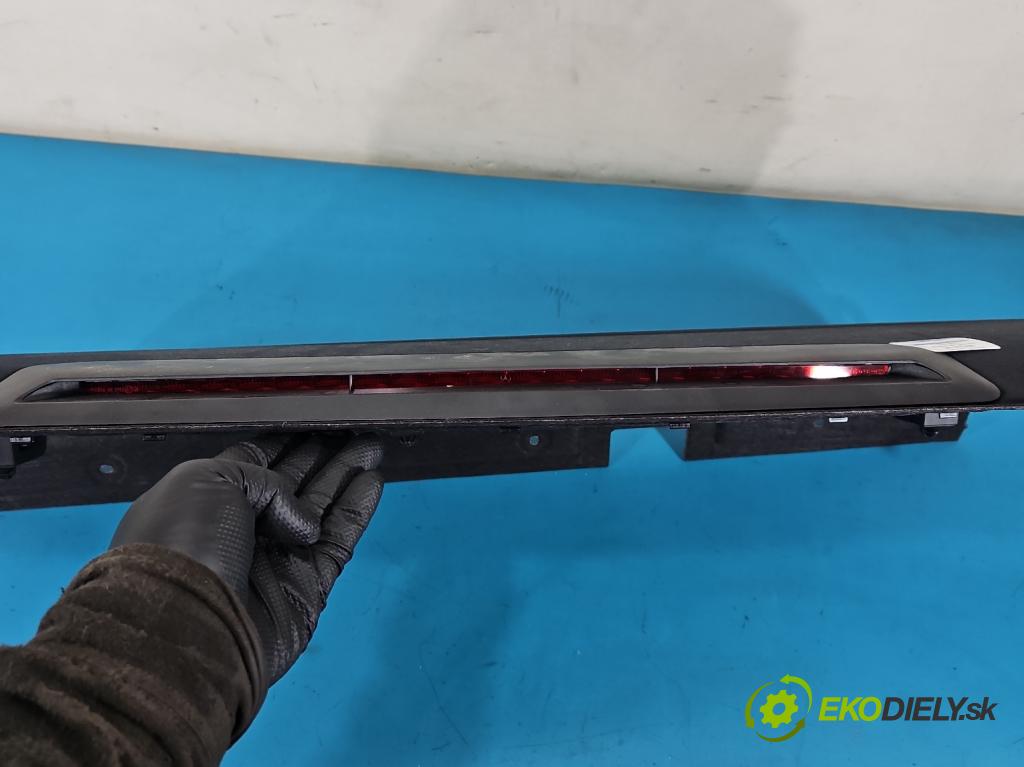 Mercedes E W213 2016-2023 2.0 CDI 194KM automatic 143 kW 1950 cm3 4- pláto zadní A2136900149 (Kryt zavazadlového prostoru)