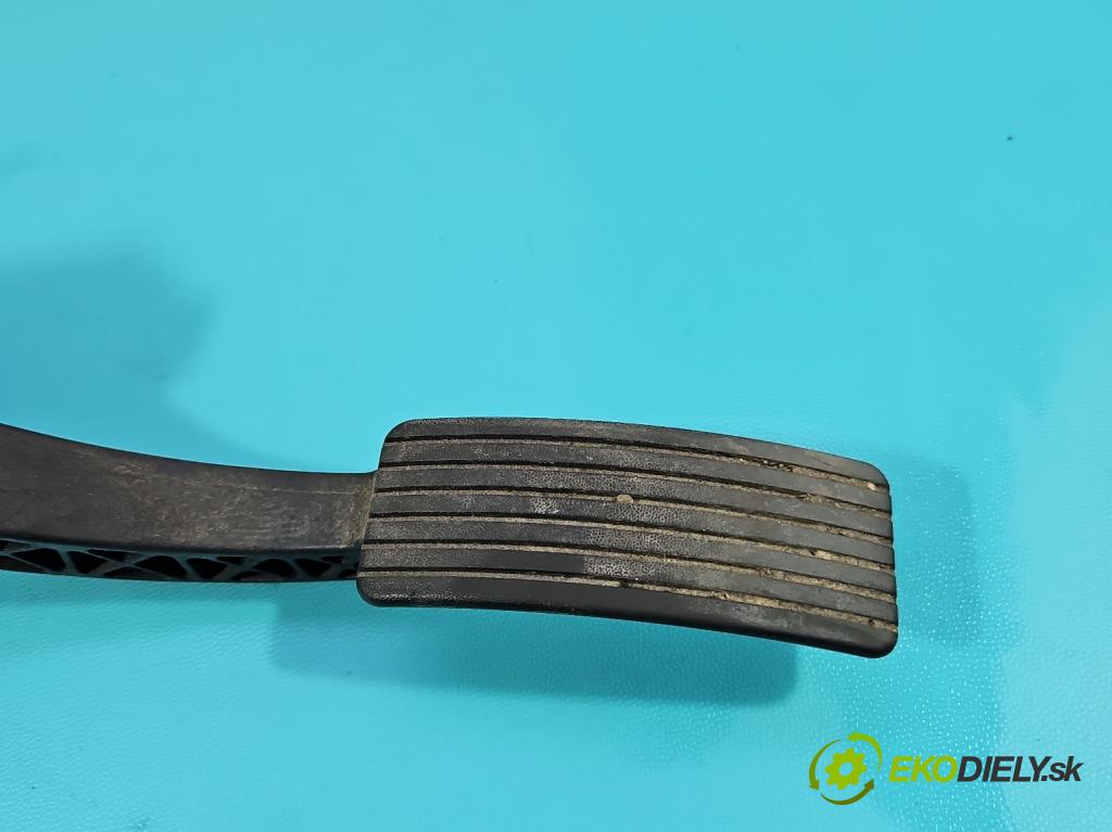 Fiat Freemont 2.0 jtd 170 HP manual 125 kW 1956 cm3 5- pedal plyn potenciometr: 04891585AD