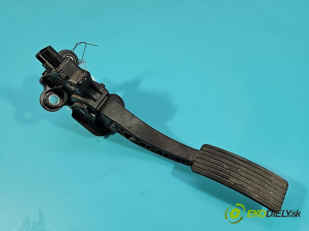 Fiat Freemont 2.0 jtd 170 hp manual 125 kW 1956 cm3 5- pedal plyn: potenciometr: 04891585AD