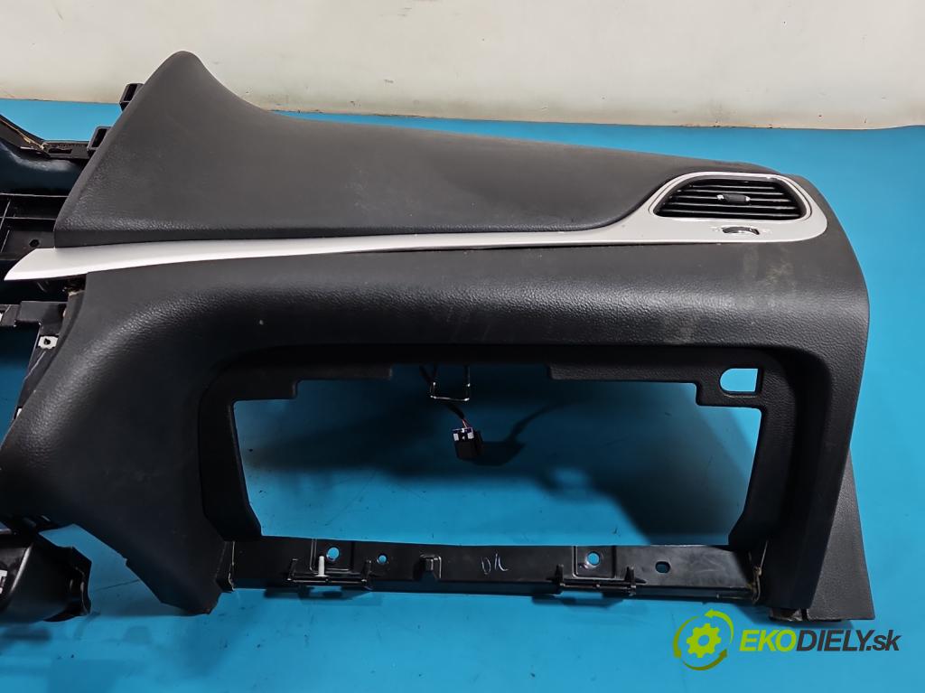 Fiat Freemont 2.0 jtd 170 HP manual 125 kW 1956 cm3 5- kokpit,pristrojová doska rozdeľovacia