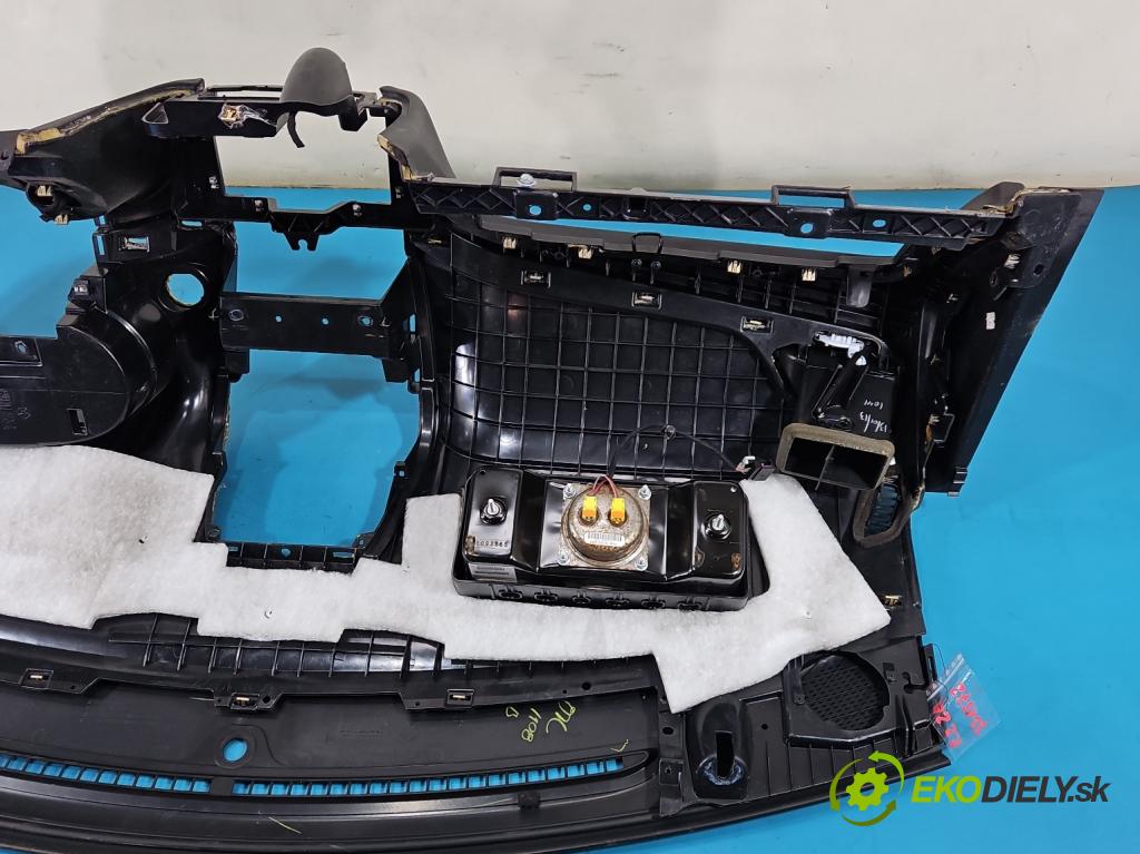 Fiat Freemont 2.0 jtd 170 HP manual 125 kW 1956 cm3 5- kokpit,pristrojová doska rozdeľovacia