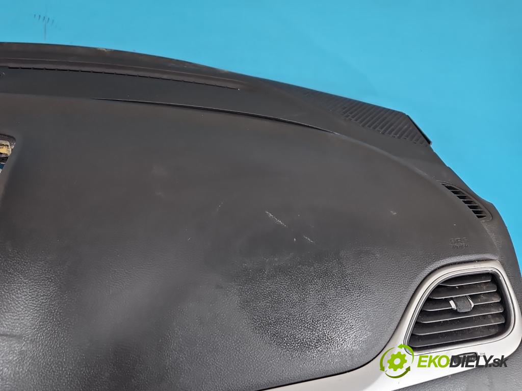 Fiat Freemont 2.0 jtd 170 HP manual 125 kW 1956 cm3 5- kokpit,pristrojová doska rozdeľovacia