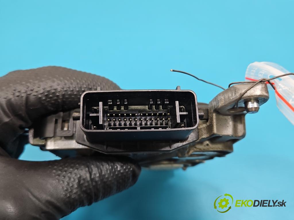 Peugeot 508 II 2018- 1.6 224 hp automatic 165 kW 1598 cm3 5- Ovladač: 9828330680