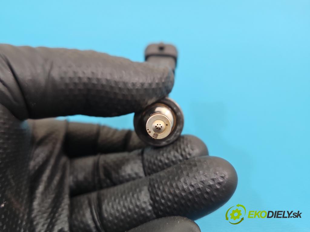 Peugeot 508 II 2018- 1.6 224 hp automatic 165 kW 1598 cm3 5- vstřikovač 9818760580 (Vstřikovač paliva)