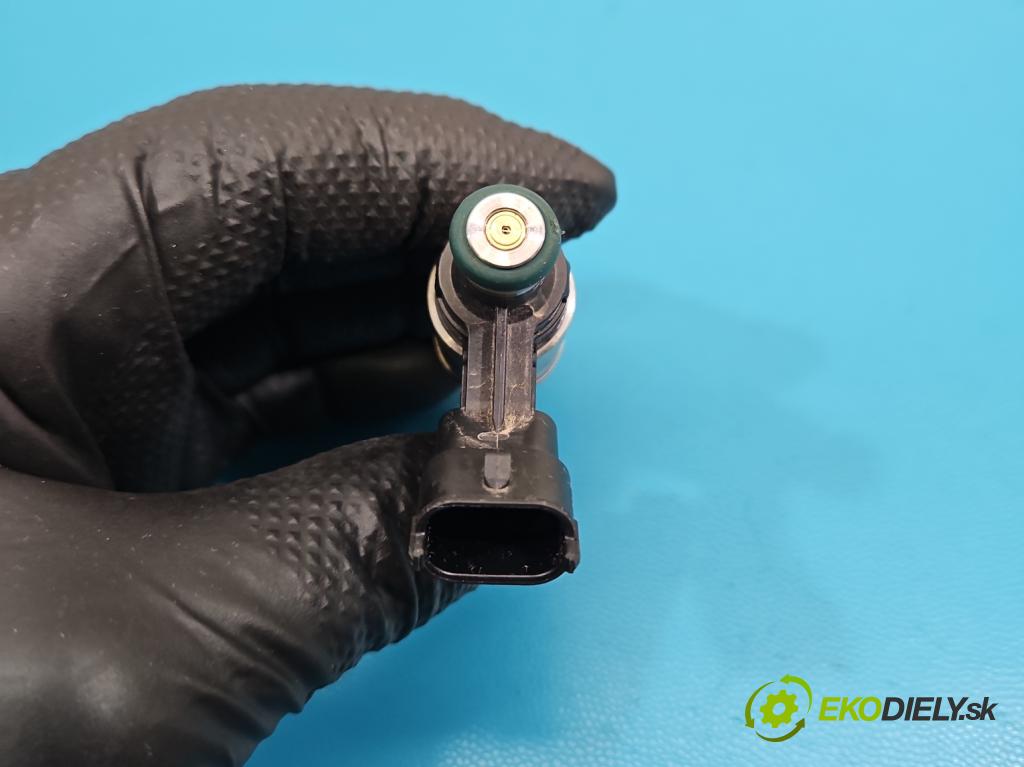 Peugeot 508 II 2018- 1.6 224 hp automatic 165 kW 1598 cm3 5- vstřikovač 9818760580 (Vstřikovač paliva)