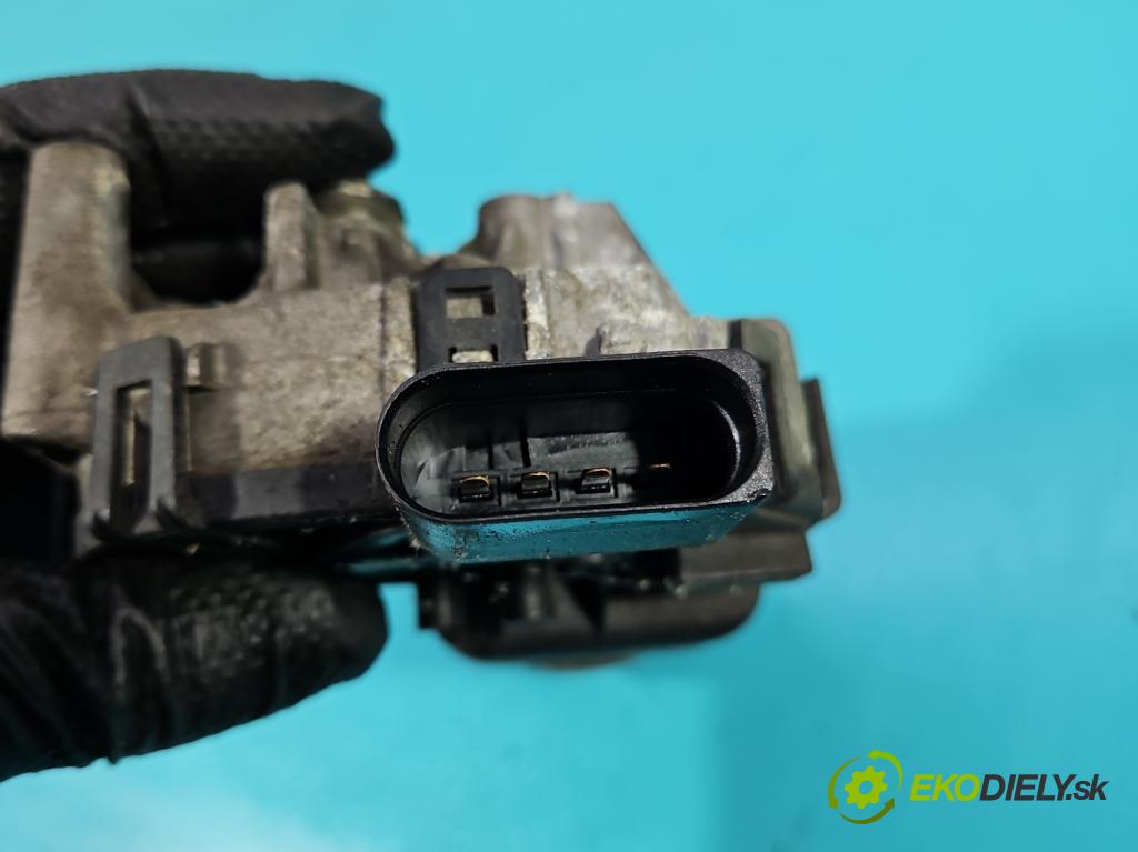 Fiat Freemont 2.0 jtd 170 HP manual 125 kW 1956 cm3 5- motor stieračov predné 68030272AA