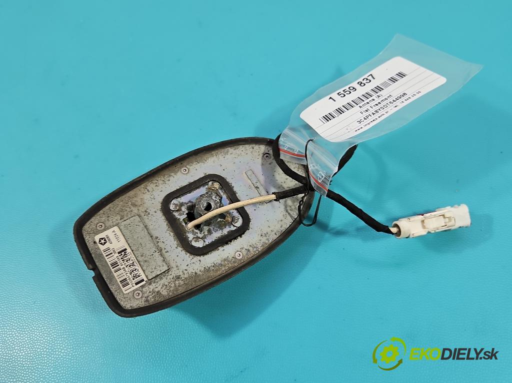 Fiat Freemont 2.0 jtd 170 HP manual 125 kW 1956 cm3 5- Antena P05064793AB