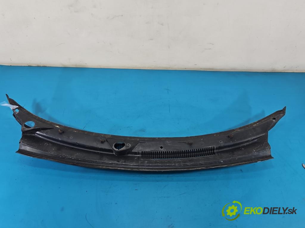 Fiat Freemont 2.0 jtd 170 hp manual 125 kW 1956 cm3 5- torpédo 05116266AF (Plast pod čelním sklem)