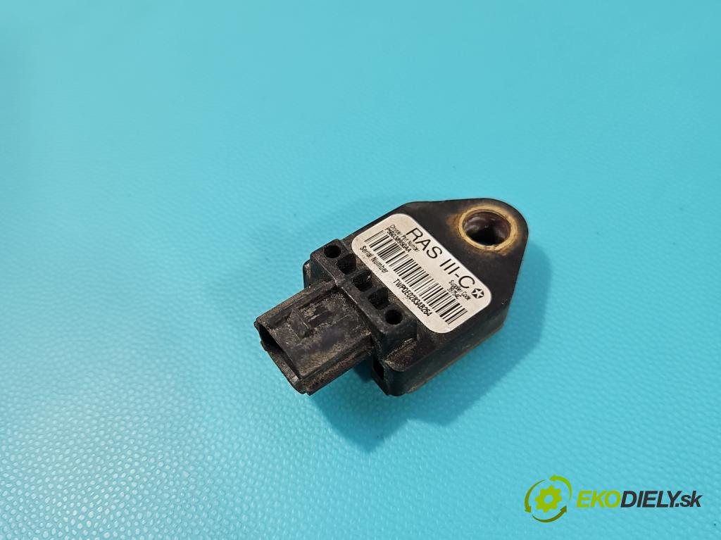 Fiat Freemont 2.0 jtd 170 hp manual 125 kW 1956 cm3 5- snímač šokovat: P56038950AA (Snímač nárazu)