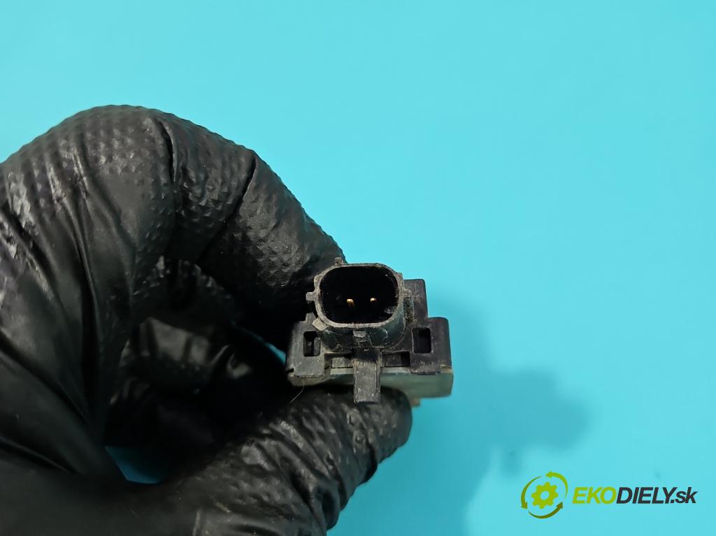 Fiat Freemont 2.0 jtd 170 HP manual 125 kW 1956 cm3 5- snímač šokovat: P56038950AA (Snímač nárazu)