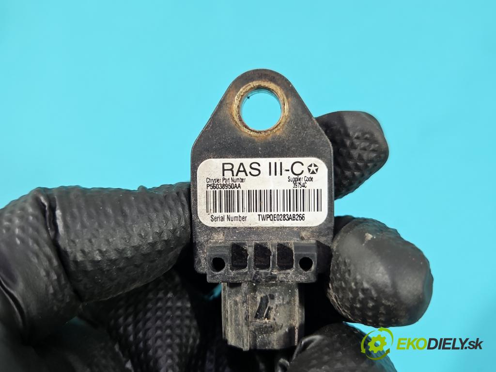 Fiat Freemont 2.0 jtd 170 HP manual 125 kW 1956 cm3 5- snímač šokovat: P56038950AA (Snímač nárazu)