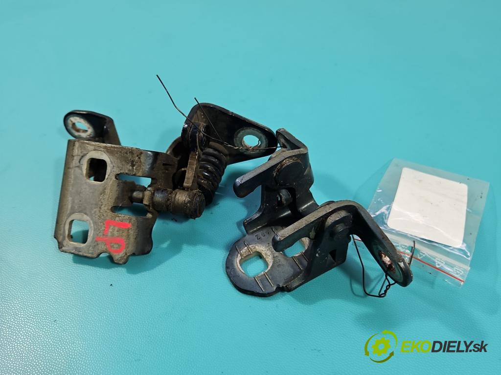 Fiat Freemont 2.0 jtd 170 hp manual 125 kW 1956 cm3 5- Závěs: dveře přední levý 85574F