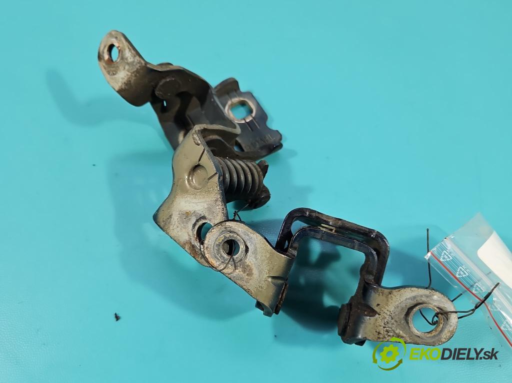 Fiat Freemont 2.0 jtd 170 hp manual 125 kW 1956 cm3 5- Závěs: dveře přední levý 85574F