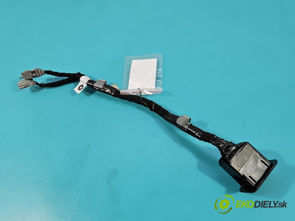 Fiat Freemont 2.0 jtd 170 HP manual 125 kW 1956 cm3 5- zásuvka USB 68068292AA