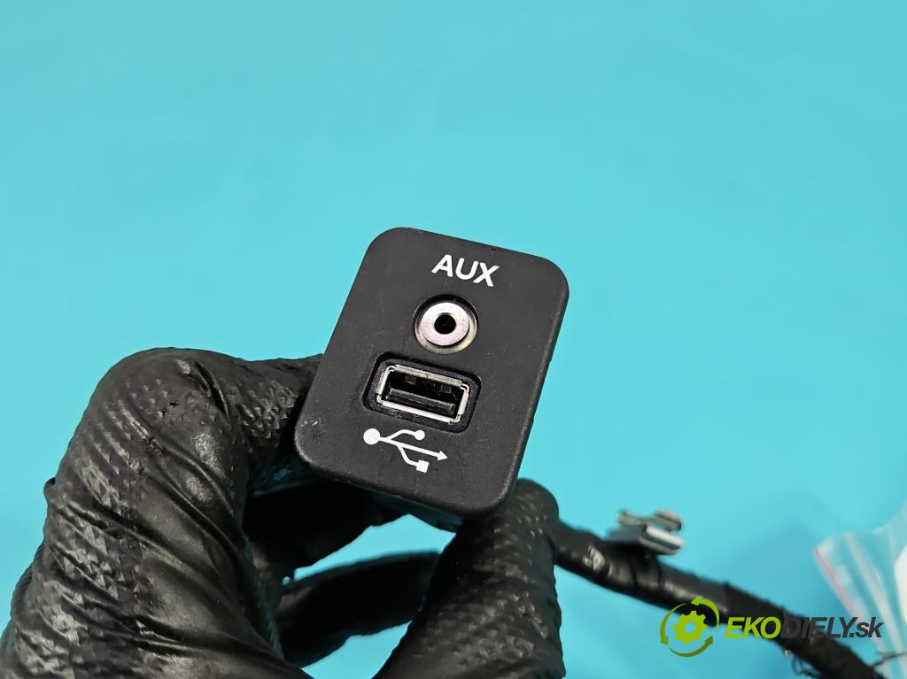 Fiat Freemont 2.0 jtd 170 HP manual 125 kW 1956 cm3 5- zásuvka USB 68068292AA