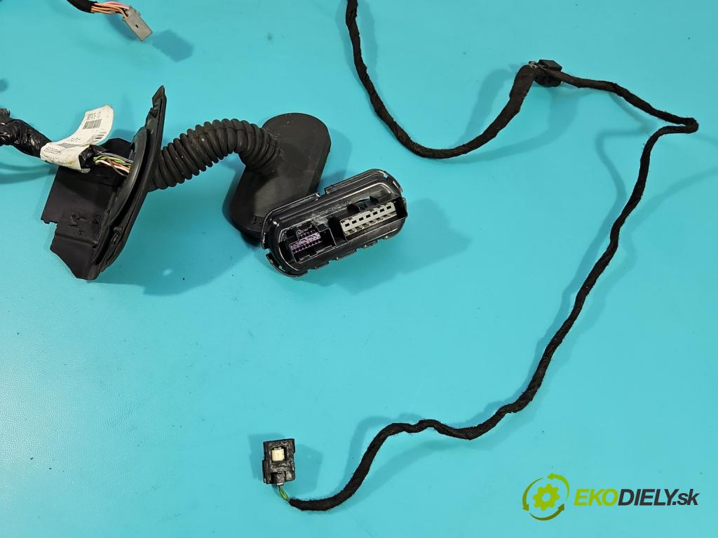 Fiat Freemont 2.0 jtd 170 hp manual 125 kW 1956 cm3 5- Balíček: dveře přední vlevo 937476-101