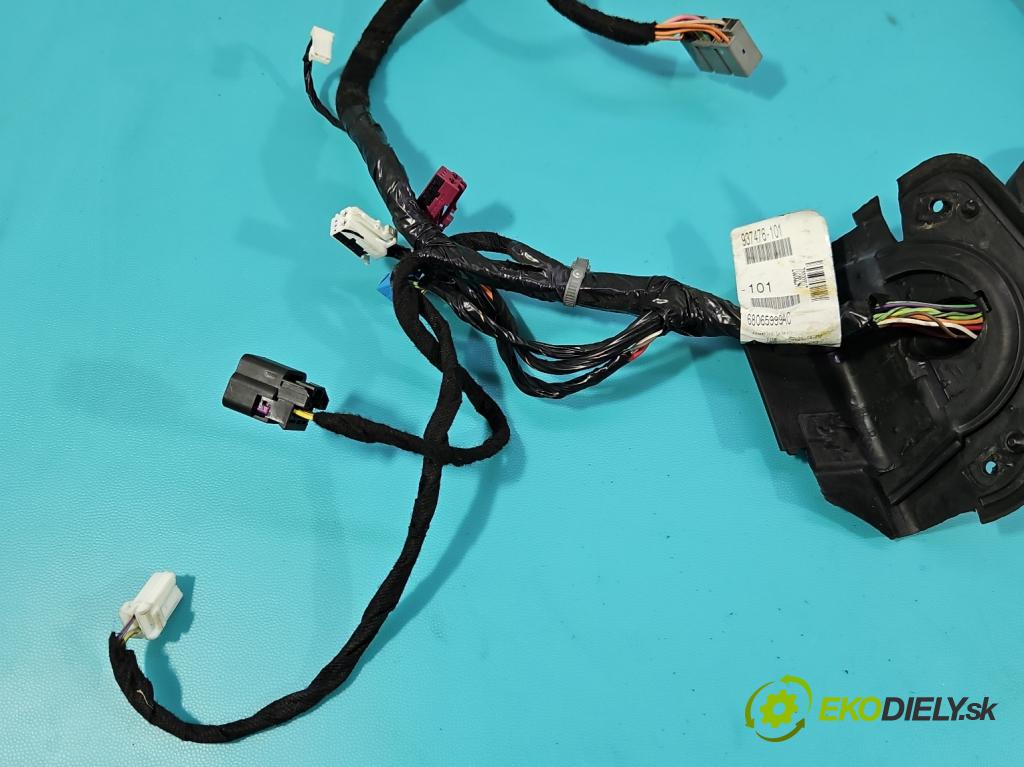 Fiat Freemont 2.0 jtd 170 hp manual 125 kW 1956 cm3 5- Balíček: dveře přední vlevo 937476-101