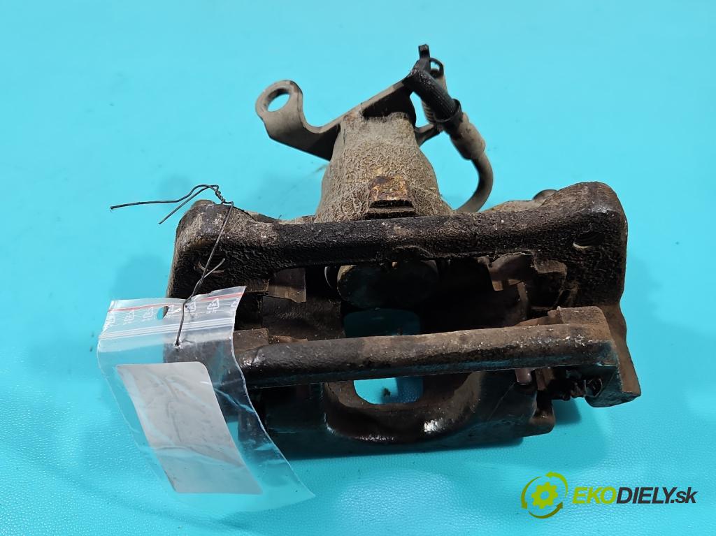 Fiat Freemont 2.0 jtd 170 hp manual 125 kW 1956 cm3 5- brzdič zadní pravý  (Klika dveří ostatní)