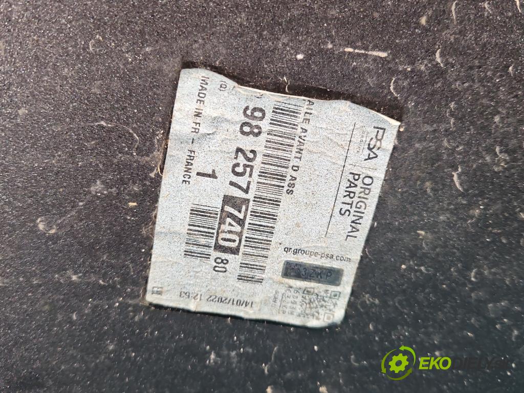 Citroen C5 Aircross 17-25 1.2 T 131 HP manual 96 kW 1199 cm3 5- blatník predné pravý 9825774080 (Kľučka dverí ostatné)