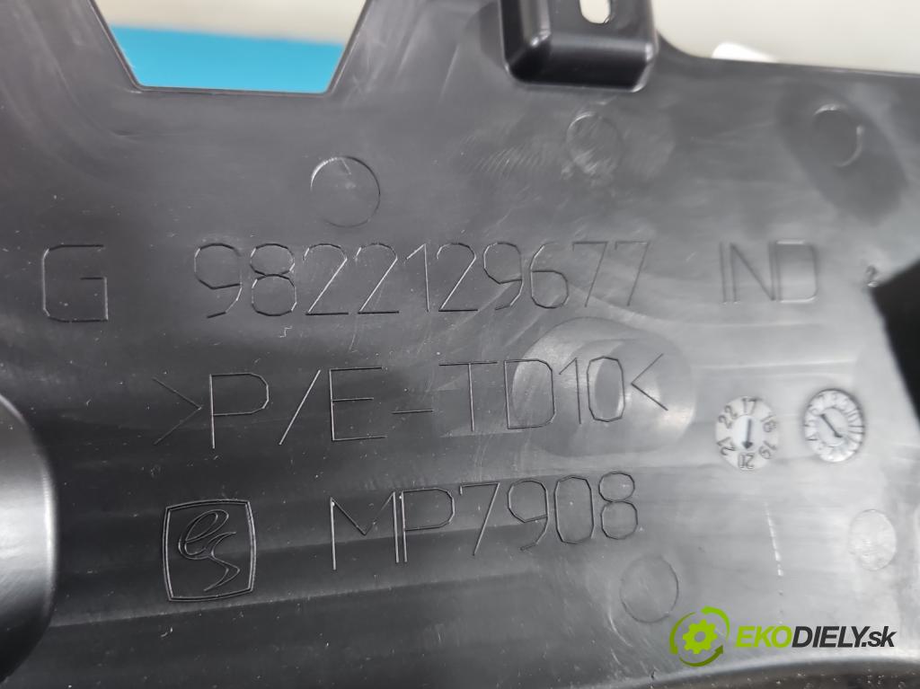 Citroen C5 Aircross 17-25 1.2 T 131 HP manual 96 kW 1199 cm3 5- Čalounictví: kufra: ľavé 9822129677