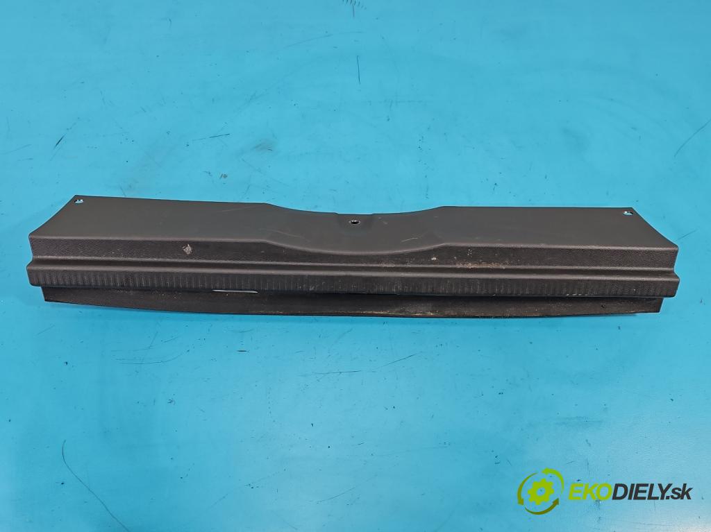 Citroen C5 Aircross 17-25 1.2 T 131 HP manual 96 kW 1199 cm3 5- kryt plast 9817158677