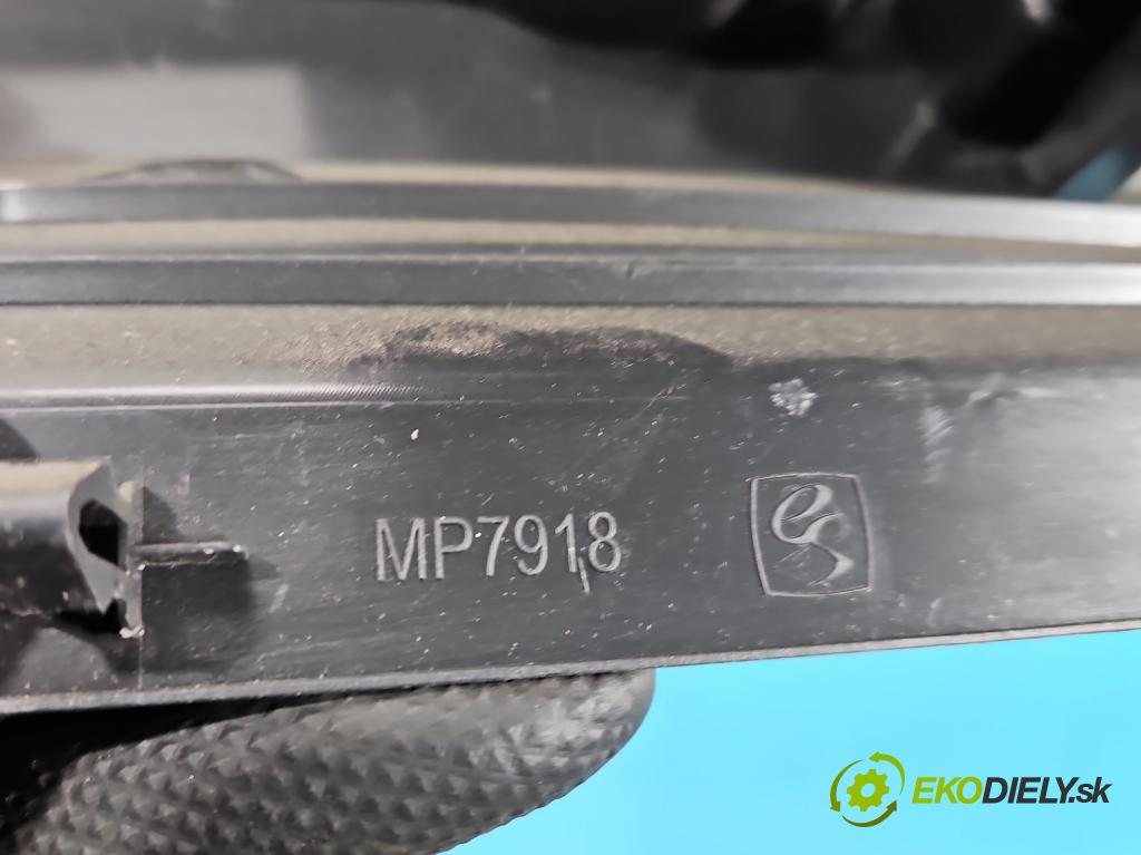 Citroen C5 Aircross 17-25 1.2 T 131 HP manual 96 kW 1199 cm3 5- kryt plast 9822004877