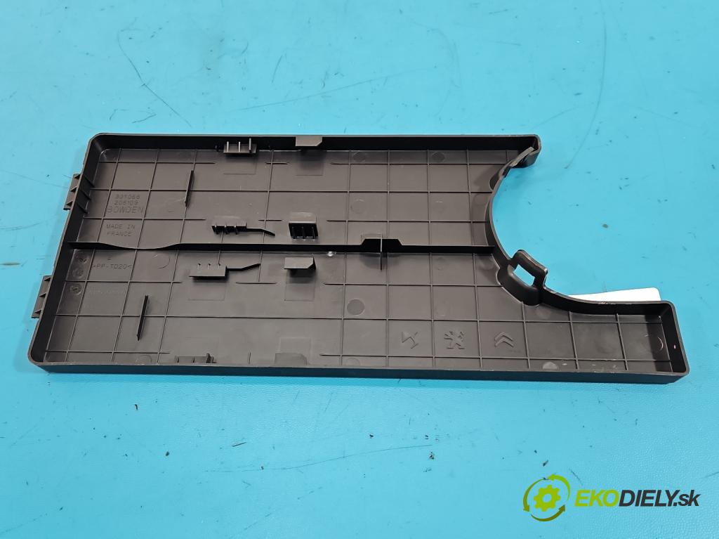 Citroen C5 Aircross 17-25 1.2 T 131 hp manual 96 kW 1199 cm3 5- kryt plastová 9820302280