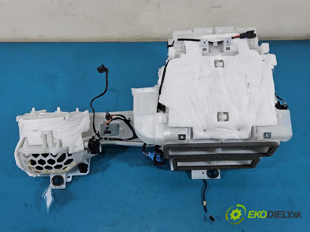 Citroen C5 Aircross 17-25 1.2 T 131 hp manual 96 kW 1199 cm3 5- radiátor  (Radiátor topení)