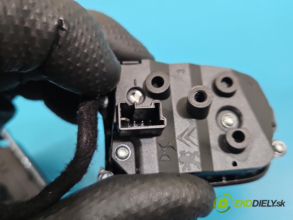 Citroen C5 Aircross 17-25 1.2 T 131 HP manual 96 kW 1199 cm3 5- prepínač multifunkční: řízení: 9812314777 (Prepínacie páčky pod volantom)