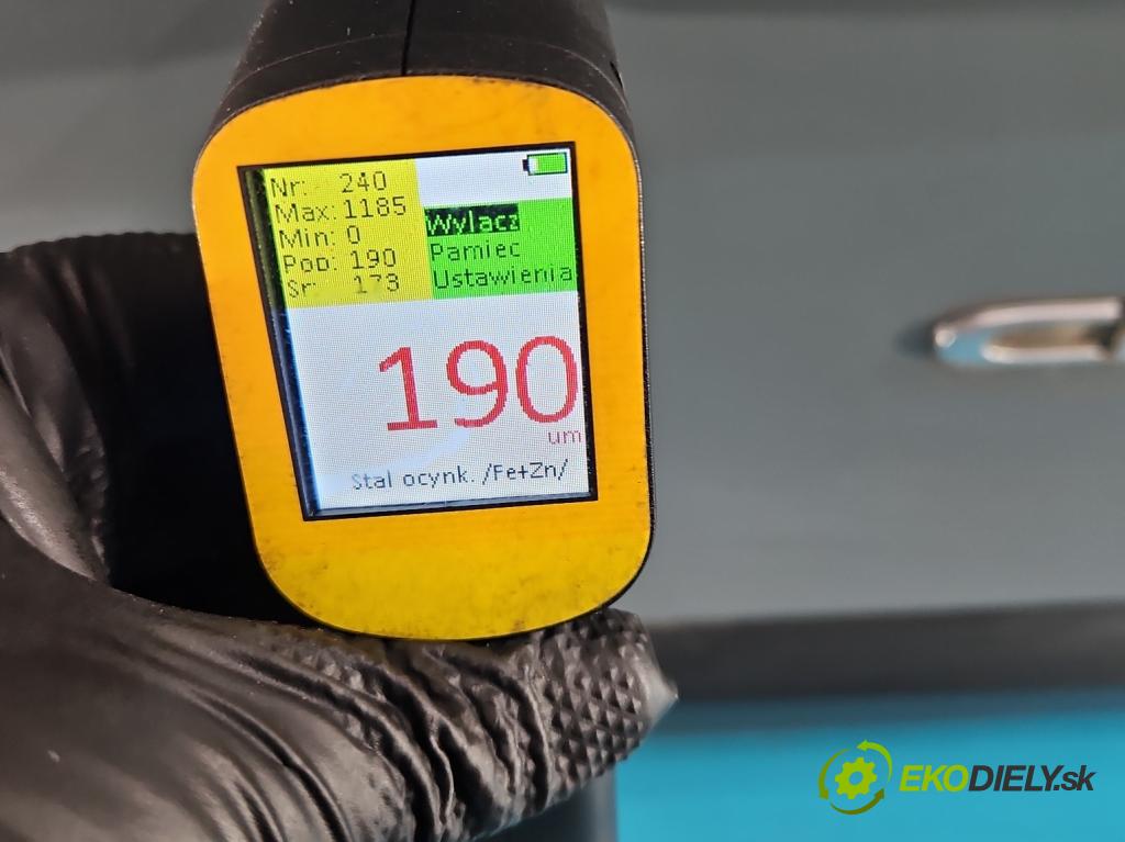 Jeep Cherokee KL 2013-2023 2.0 multijet 140 hp manual 103 kW 1956 cm3 5- dveře přední pravé  (Klika dveří ostatní)