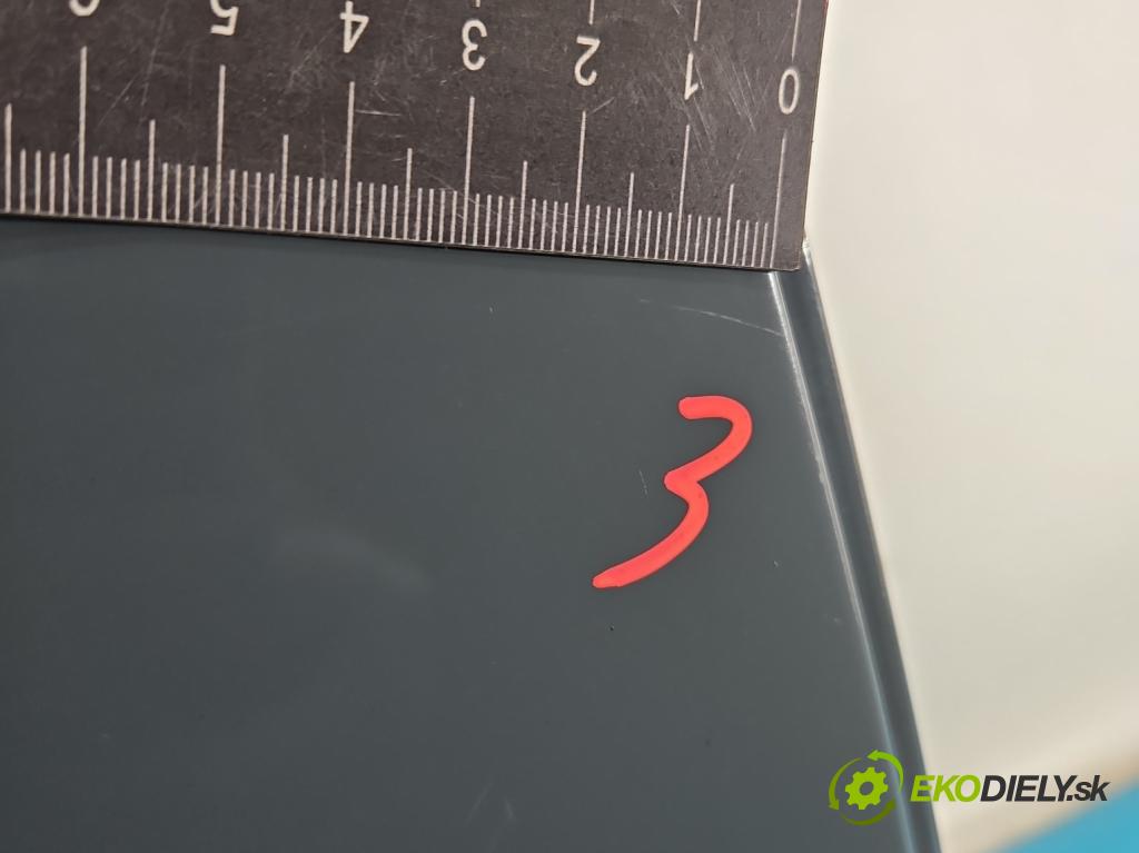 Jeep Cherokee KL 2013-2023 2.0 multijet 140 hp manual 103 kW 1956 cm3 5- dveře zadní pravé  (Klika dveří ostatní)