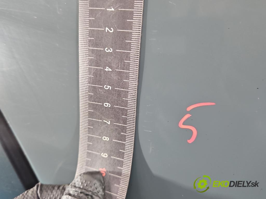 Jeep Cherokee KL 2013-2023 2.0 multijet 140 hp manual 103 kW 1956 cm3 5- dveře zadní pravé  (Klika dveří ostatní)